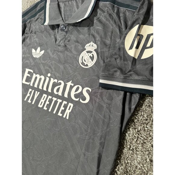 Real Madrid Kylian Mbappe #9 Soccer Jersey Gray Away 2004/25 Men Shirt Size Team - Picture 8 of 12